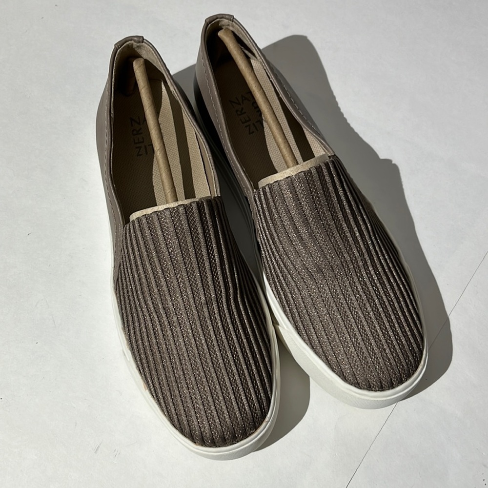 Naturalizer Brogan slip on loafers flats womens size 9.5 mineral taupe brown